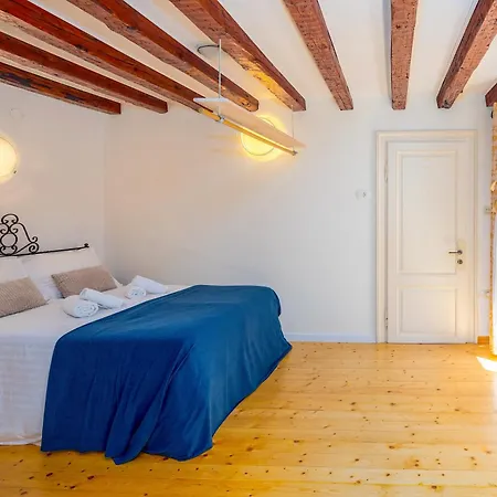 Luxe Centre Secret Gem 아파트 *