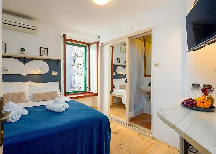 Luxe Centre Secret Gem Split