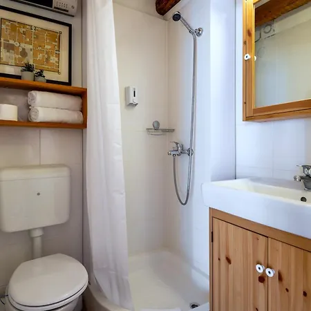 Luxe Centre Secret Gem *